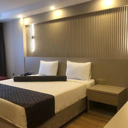 Grand Iska Palace ホテル 3*