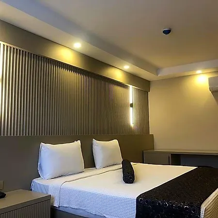 Grand Iska Palace 3*