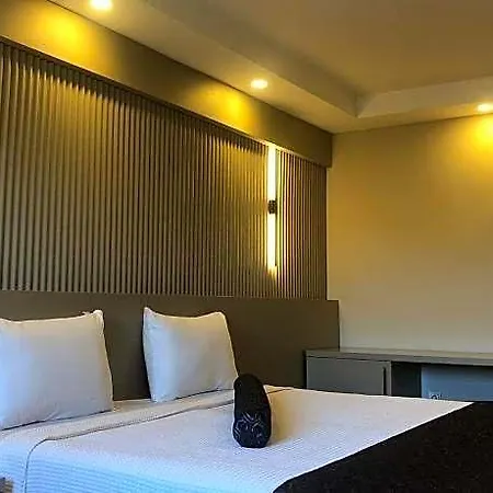 Grand Iska Palace 3*