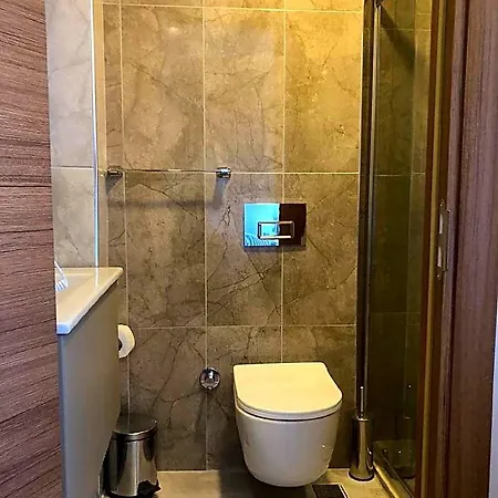 Grand Iska Palace Hotel