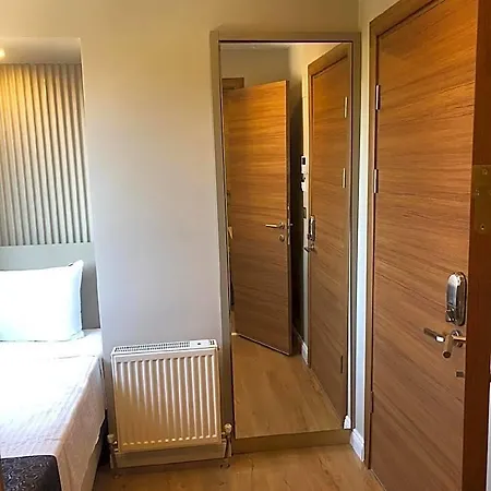 Grand Iska Palace 3*