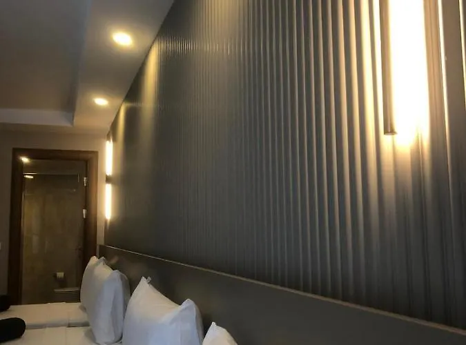 Grand Iska Palace Hotel