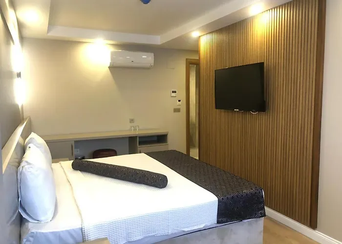 Grand Iska Palace Hotel