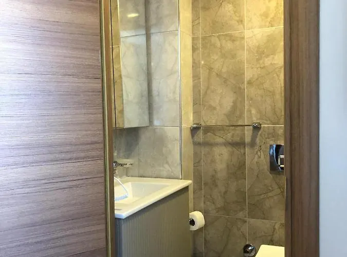 Hotel Grand Iska Palace 3*