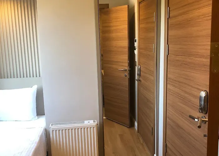 Grand Iska Palace Hotel