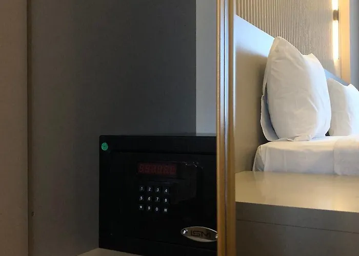 Hotel Grand Iska Palace 3*